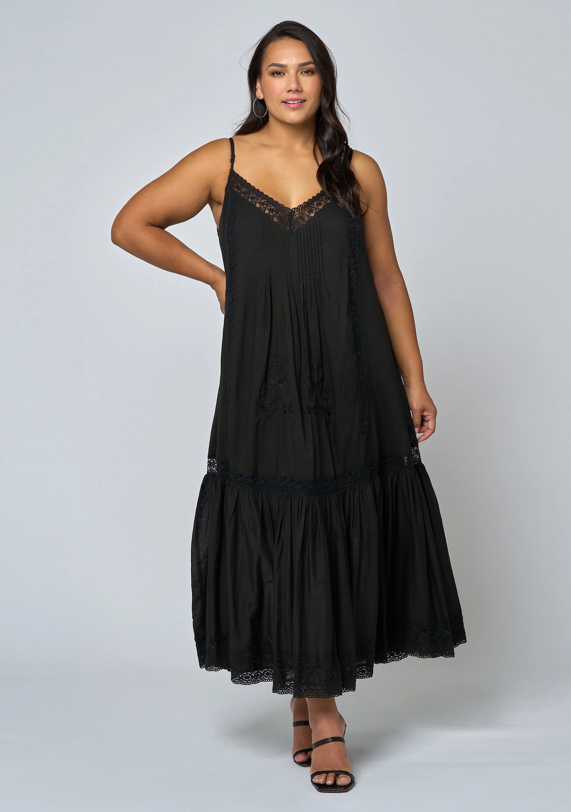 Elizabeth Embroidered Maxi Dress - Image 3