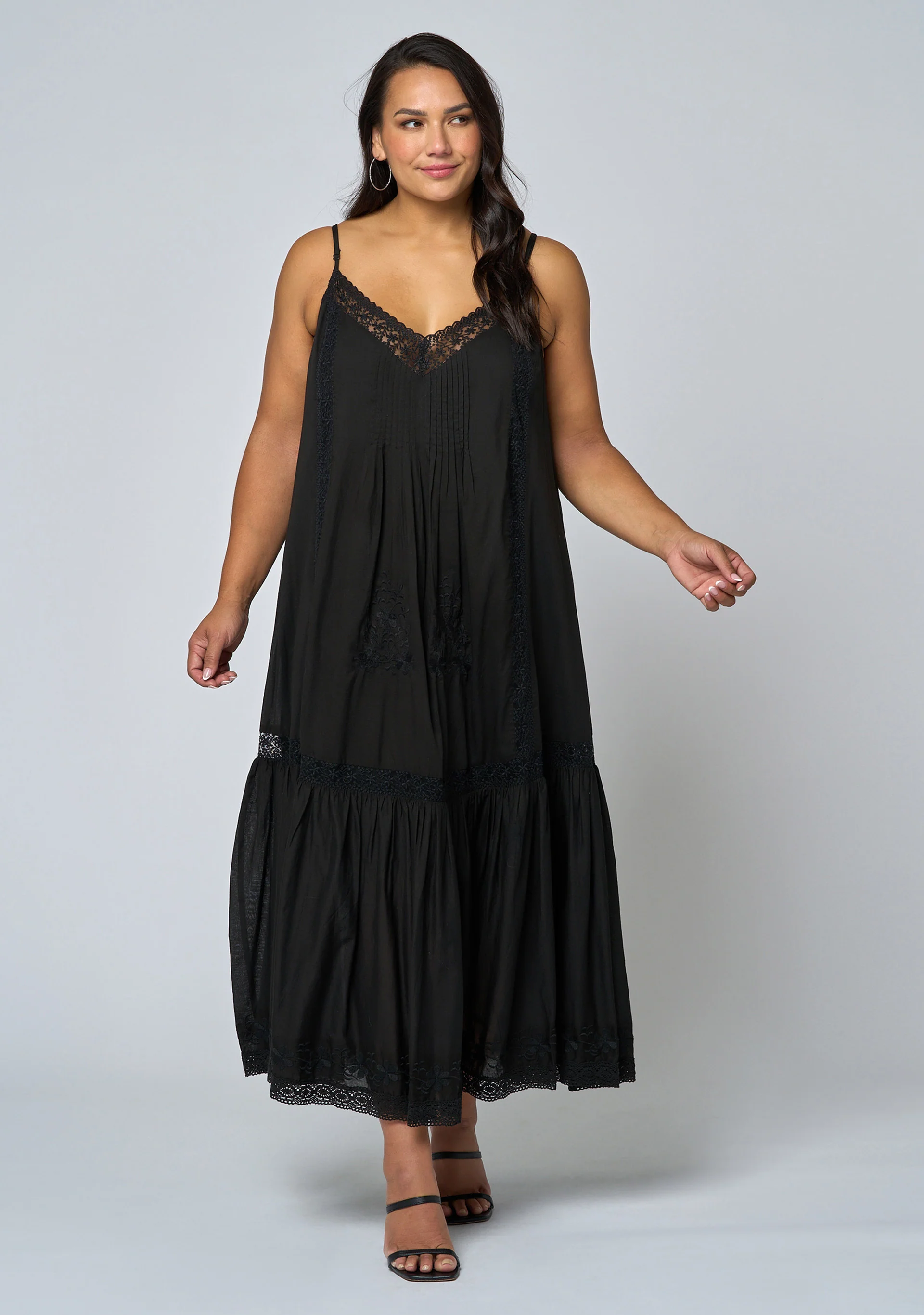 Elizabeth Embroidered Maxi Dress - Image 4