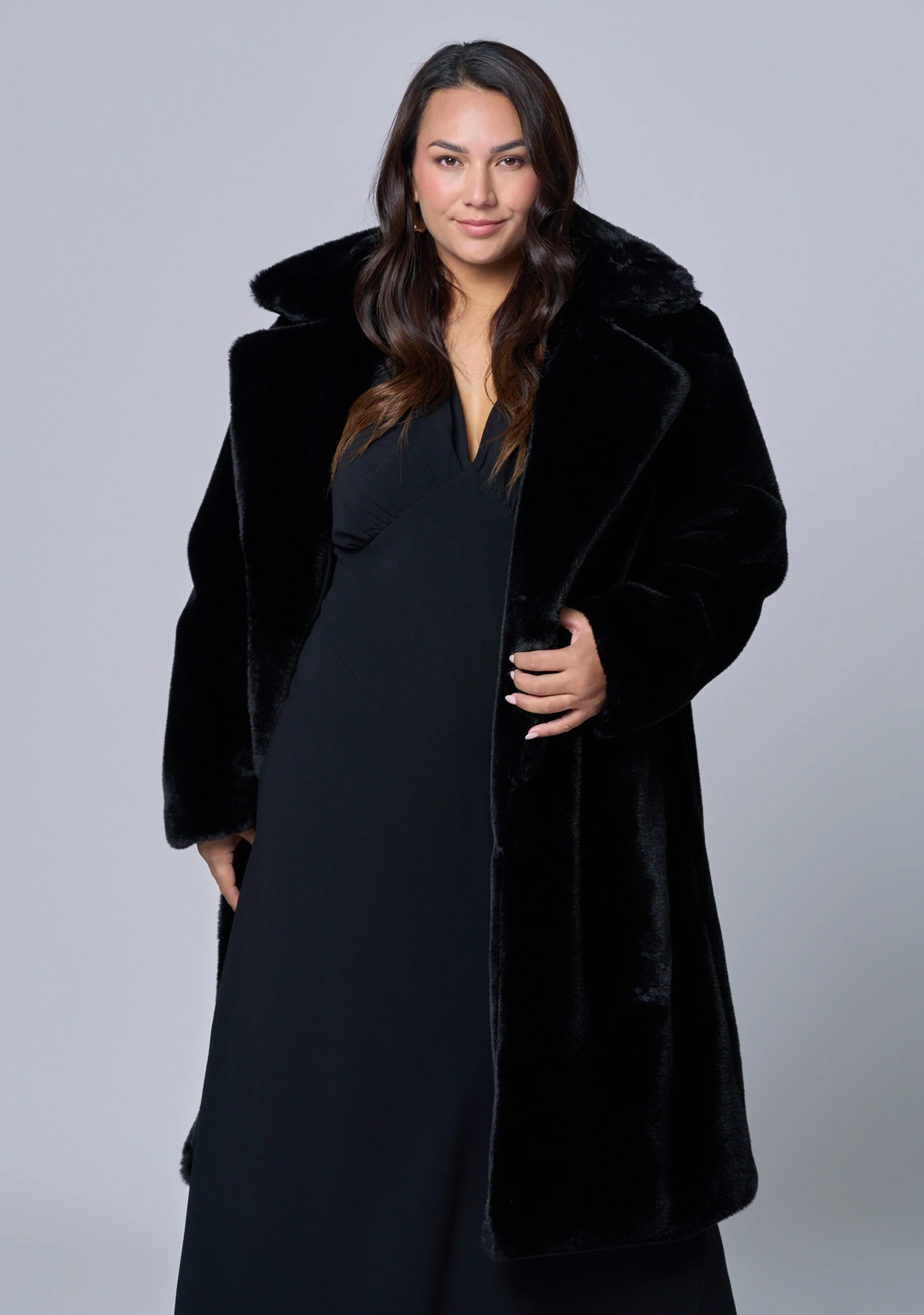 Infamous Fur Coat - Image 3