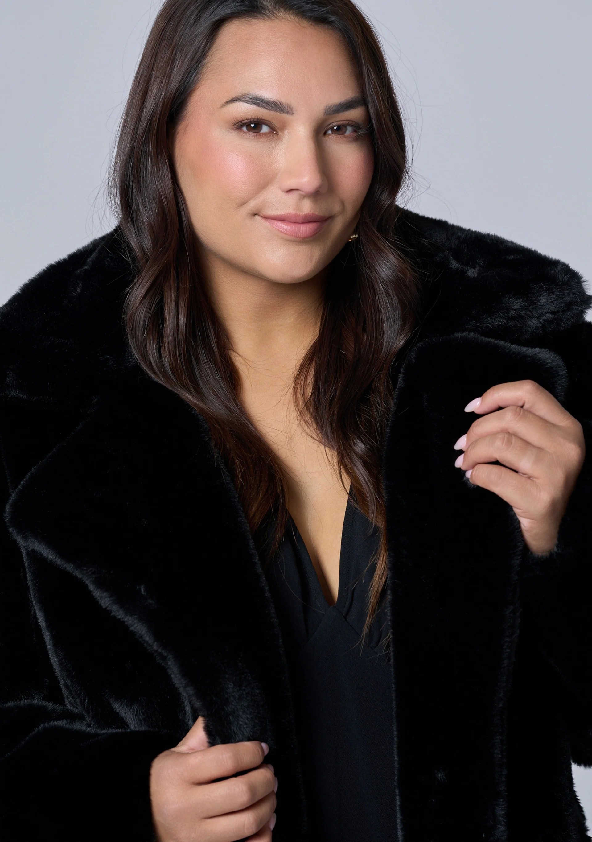 Infamous Fur Coat - Image 6