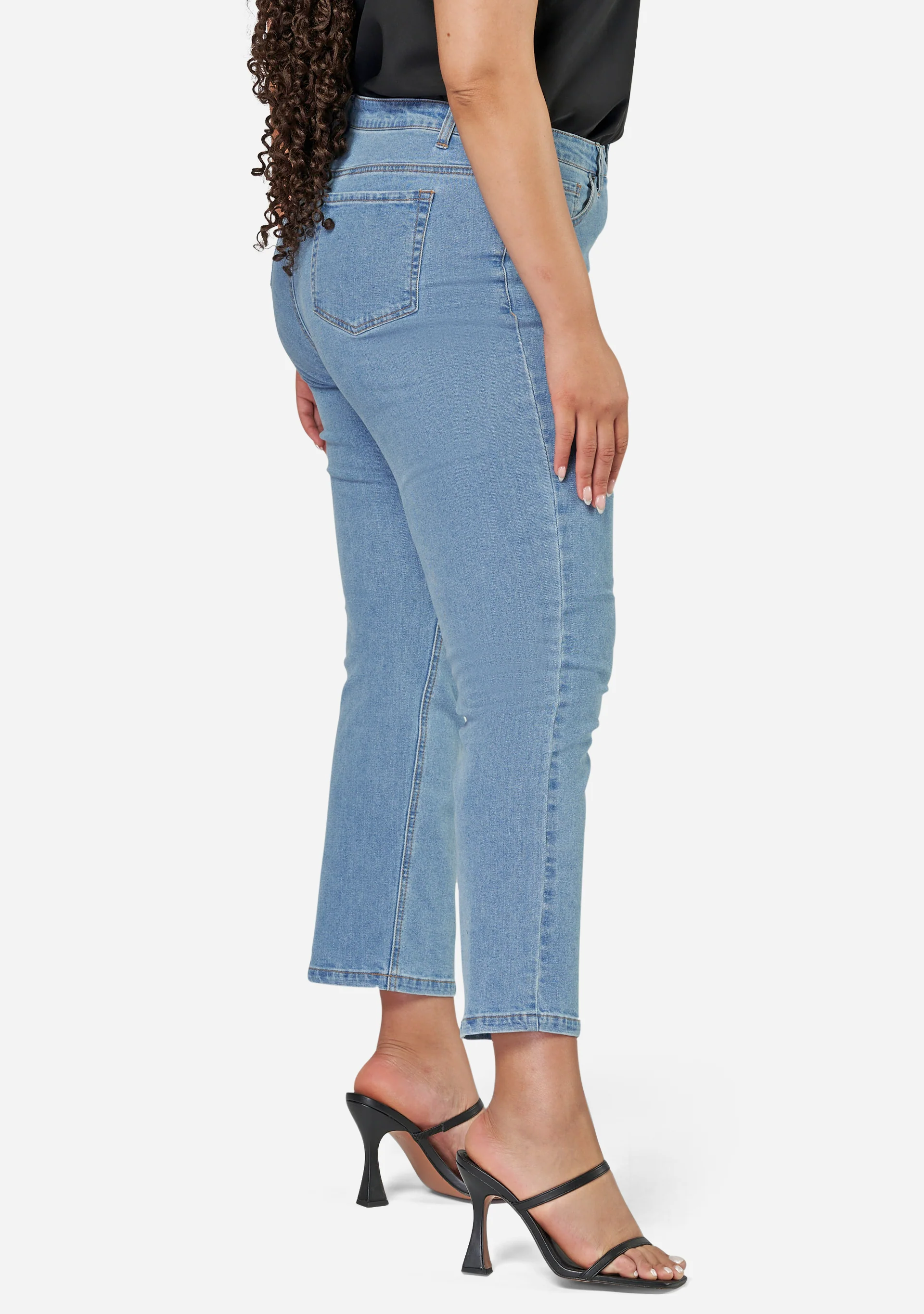 Noa Tapered Jean - Image 5