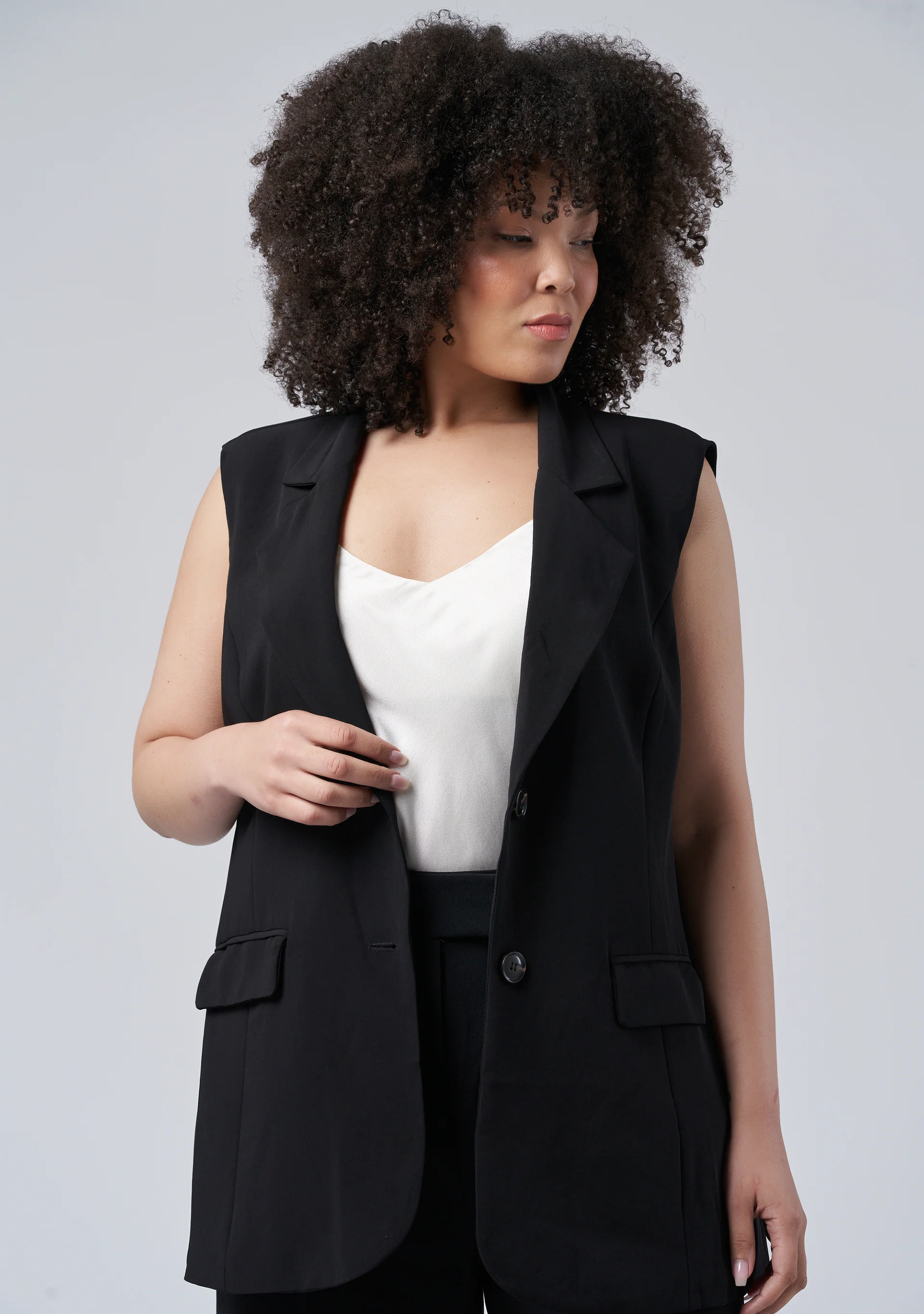 Scarlett Sleeveless Blazer - Image 5